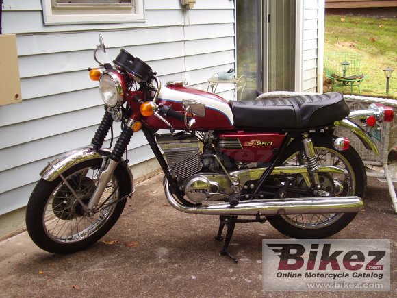 1974 Suzuki GT 250 photo